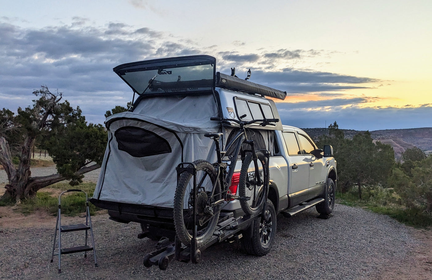 Weekender 1450 Ladder Rack TopperLift Weekender Package - Electric Truck Topper Lift System – ModUDecK